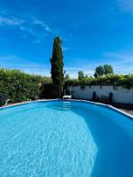 Villa NYVIONI, proche de la mer, avec piscine et SPA - B&B Le Grau-d'Agde