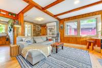 Pet-Friendly Wilmington Retreat with Hot Tub! - B&B