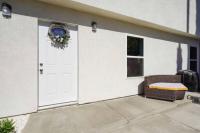 Spacious family Guesthouse private entry near six flags - B&B Santa Clarita