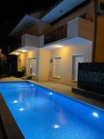 Two bedroom apartment Karmen with pool - B&B Sinj