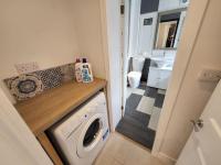Modern 3-bedroom home with lovely garden - B&B Cardiff