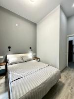 Prestige 1 Bedroom Apartment near Gulliver - Ferienwohnung Kyjiw
