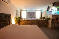 Suite with Hot Tub