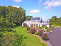 2nd floor guest room with attached bath - B&B Milford
