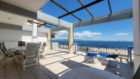 Seassy's beachfront Apt N Potidea - B&B