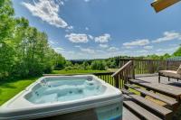 Hot Tub and Amazing Views! Family Catskills Cabin - Chambres d’hôtes Stamford