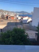 Apartamento con balcón