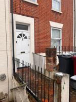 Cosy Flat in Town Centre - Bed and Breakfast Reading