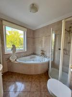 Sunny House of Aries - Quiet & Central, Free Parking - Chambres d’hôtes Sopot