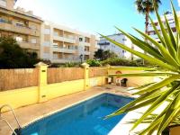 Luminoso ático cerca de la playa con piscina y garaje - B&B Nerja