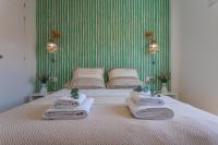 1st line beach, pool, terrace & fibre WIFI - Bed and Breakfast Tarifa