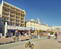 Direct oceanfront on the boardwalk at 1st Street, room 302, kitchen, pool, gym, parking - B&B