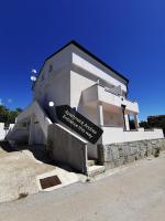 Apartment Andrea with pool and seaview - B&B Kornić