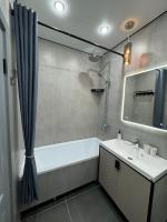 Шикарная квартира в центре! Делаем документы! - Chambres d’hôtes Aktaou