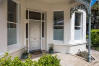 Heritage Honey - Walk to Octagon, Museum & Cafes - Chambres d’hôtes