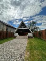 Qusar A-frame green garden - B&B