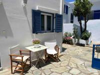 Little house in Steni - B&B