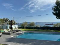 Zoza Luxury villa isthmia by the sea with private pool - B&B