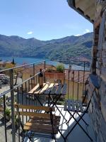 Piazzetta House Stunning Lake View Welcome Cocktail at Il Baretto - Chambres d'hôtes Moltrasio