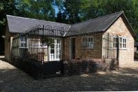 The Doghouse near Silverstone - B&B Buckingham