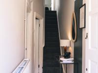 Beautiful LARGE House FREE PARKING 10 Mins to City Centre NEAR AO ARENA Ideal for Groups Long Stay RATES - B&B