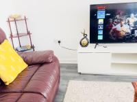 Tranquil Haven: 3-BR House - B&B Great Burstead