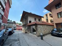 Latin Bridge Sarajevo - 3 Room Apartment, 80m2 in Villa with free private parking - Old Town Sarajevo - Chambres d'hôtes Sarajevo