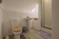 Castleview Coastal Comfort With 2 parking spaces - Ferienwohnung Oystermouth