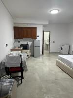 One room apt near by the sea - B&B Saranda