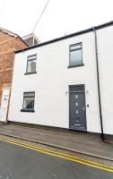 Clifford House - Prime Location - Free Parking, Fast Wifi and Smart TV by Yoko Property - B&B