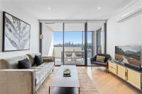B&B Melbourne - Elegant 2-Bed Apartment With Expansive City Views - Bed and Breakfast Melbourne