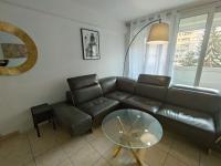 5 mn, 450m walk Metro La Defense, 3 bedrooms, Parking - B&B