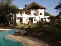 Swahili style one bedroom guest house - B&B Diani Beach