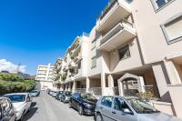 Comfy Apartment close to the Station with Courtyard - B&B