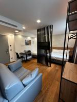 Deluxe Queen Studio 