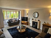 Redcot Gds Stamford 4 bed contractor,Disabled facilities home with Parking - B&B Stamford