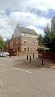 Large en-suite 10mins to near city center - B&B