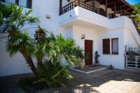 Villa By The Beach - B&B