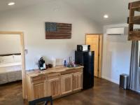 Gold Valley Camp Cabin 1 - Bed and Breakfast Custer
