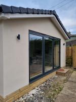 Private and Peaceful Space With Free Parking - Ferienwohnung Baildon