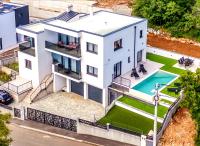 Lux Sea View Villa DIJANA - Infinity Pool & Jacuzzi - Ferienwohnung Kostrena