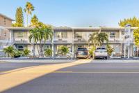 Sunset Beach Suites #2 - Steps to the Beach and Pet Friendly! - Chambres d’hôtes