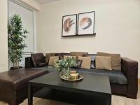 Large four bedroom house in manchester near centre - B&B