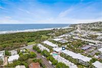Belle Escapes 3 Bedroom Villa with private rooftop spa - B&B Coolum Beach
