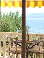 4pax Apartment ON THE BEACH with garden, sea view, terrace & parking - Ap A1 - Chambres d'hôtes Mimice