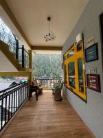 Pahadirovers Homestay & Cafe - B&B Kasol