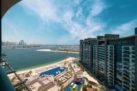 Palm Penthouse Sky Villa - Vast Terrace & Jacuzzi by Exclusive Holiday Homes - B&B Dubai