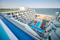 Soleil Anne Studio in Infinity Beach Resort - parking - B&B