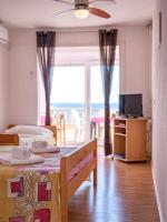 Studio Apartment with Balcony and Sea View