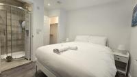 Central & Stylish, Two Bed, Two Bath - B&B